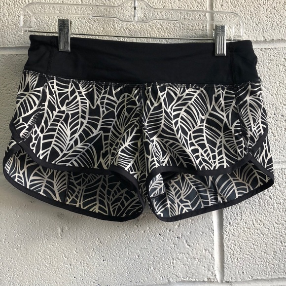 Pants - Lululemon black and cream shorts, sz 4, 62029